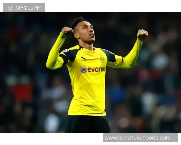 足球颜值天花板大集合：这些球星的迷人面容让你眼前一亮